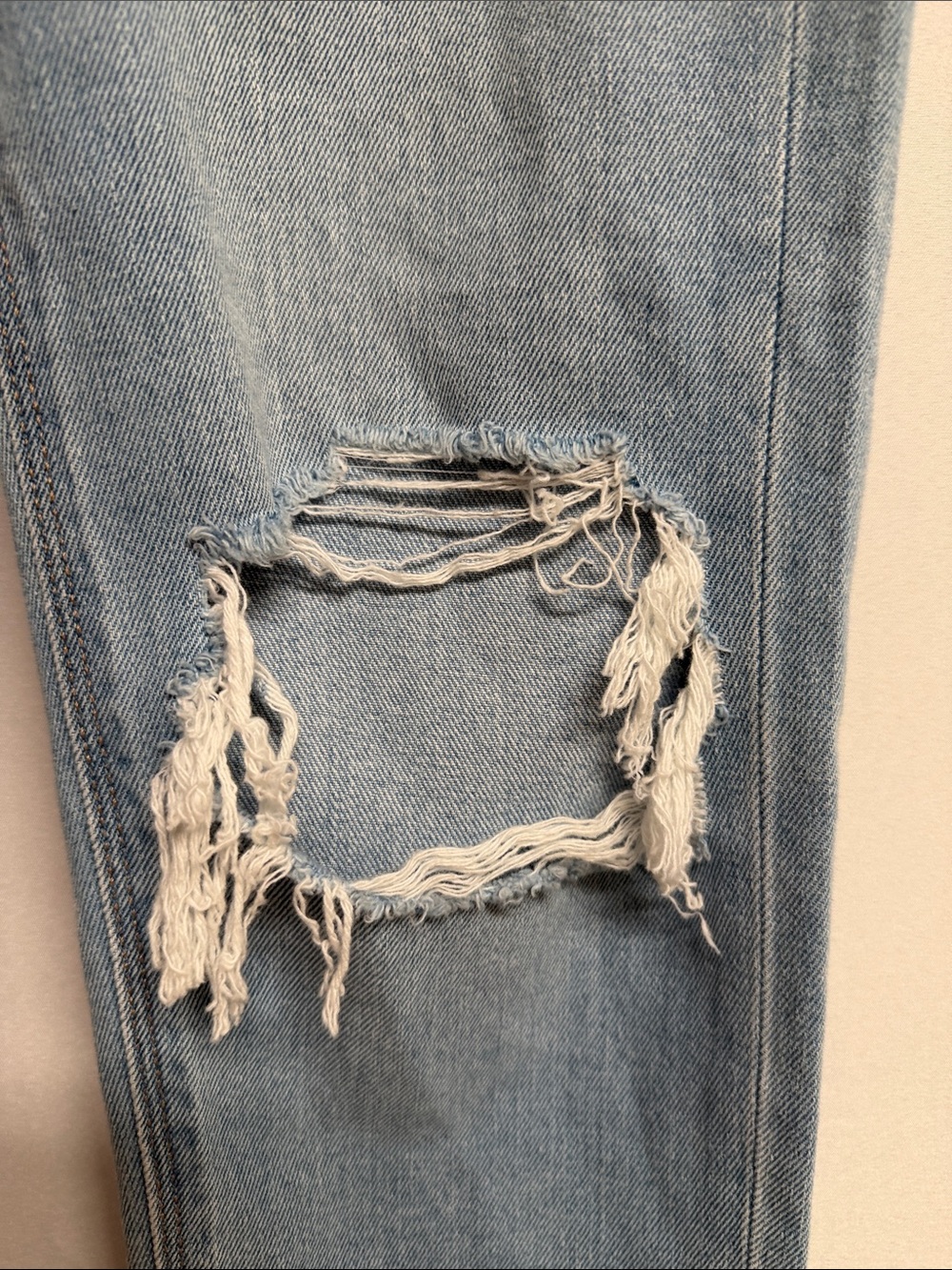American Eagle Light Blue Distressed Mom Jeans Size 0 Long/ 25 W - Picture 4 of 14